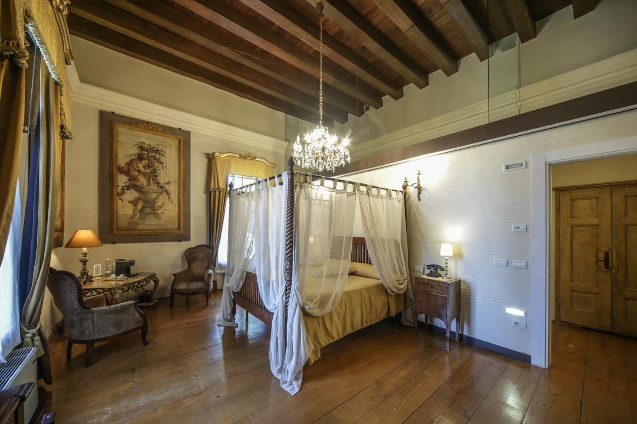 Relais Castello Bevilacqua Екстериор снимка