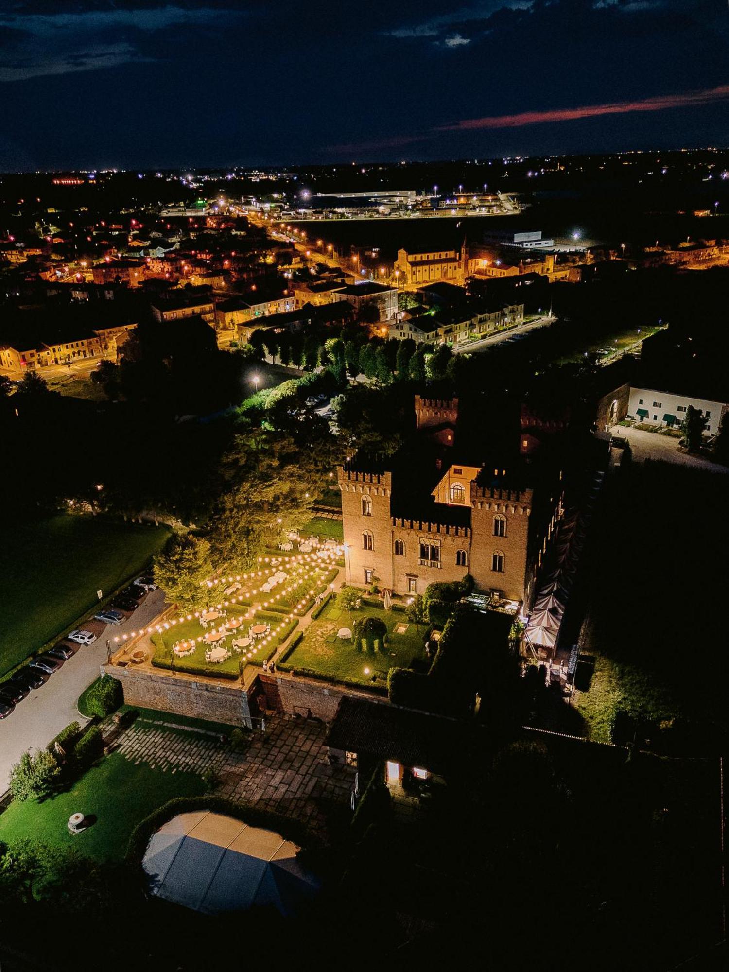 Relais Castello Bevilacqua Екстериор снимка