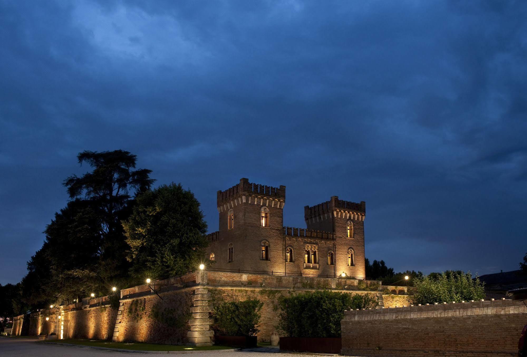 Relais Castello Bevilacqua Екстериор снимка