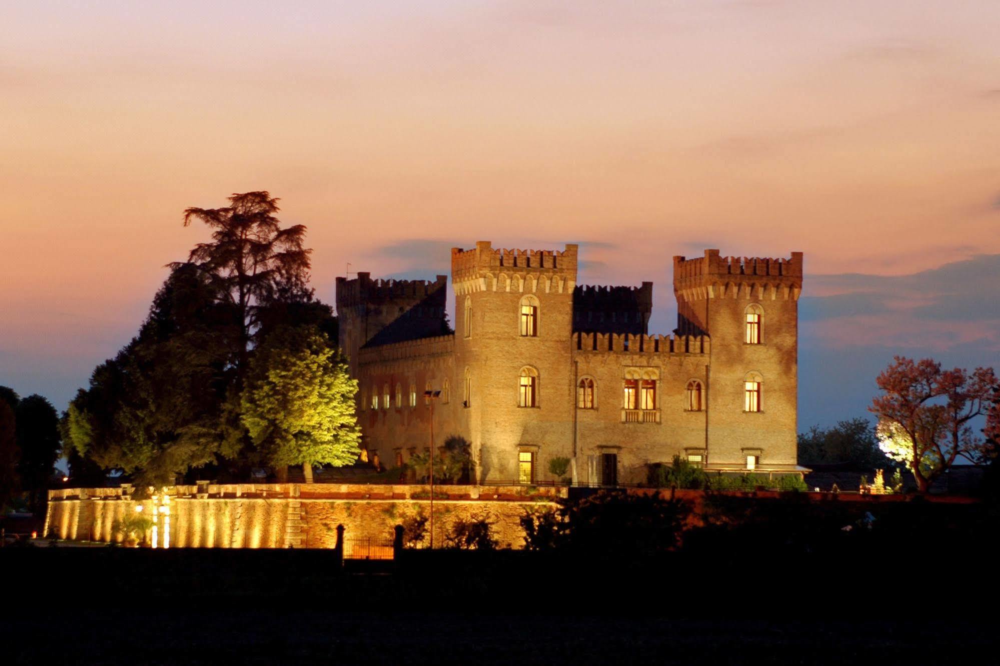 Relais Castello Bevilacqua Екстериор снимка